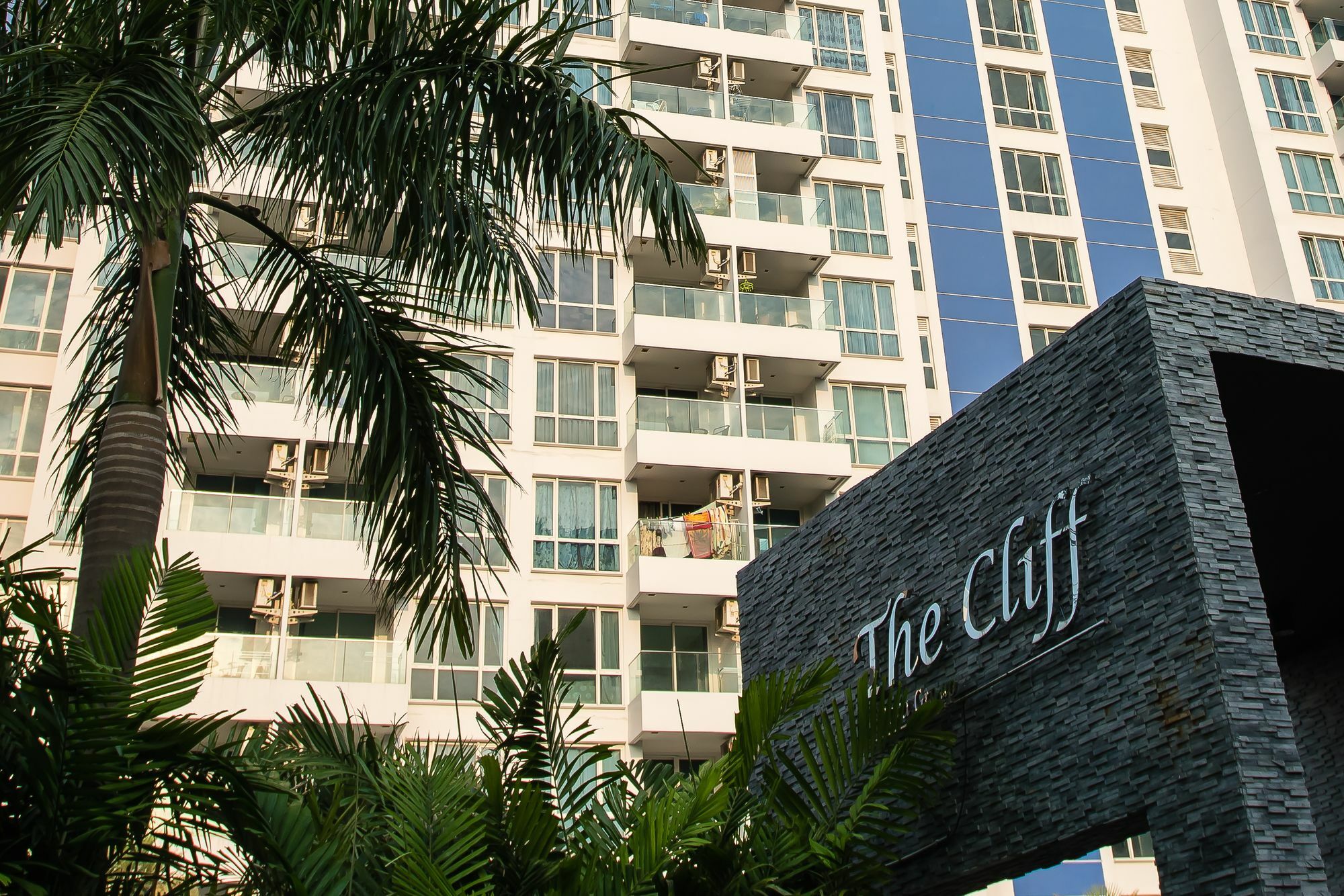 The Cliff Condominium Pattaya Zewnętrze zdjęcie